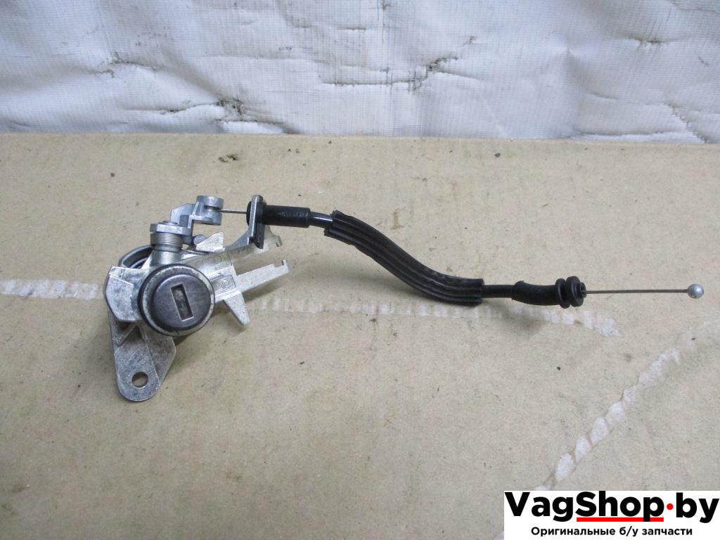 Личинка замка багажника Audi A8 D4/4H 2011, 4.2 л., FSI, CDR, бензин, АКПП, серый, седан, полный привод, 8E0827573D - фото №1