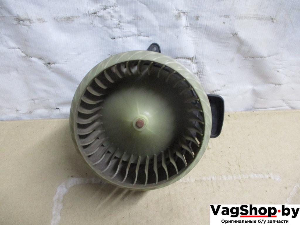 моторчик печки Audi A8 D4/4H 2011, 4.2 л., FSI, CDR, бензин, АКПП, серый, седан, полный привод, 4H1820021B - фото №1