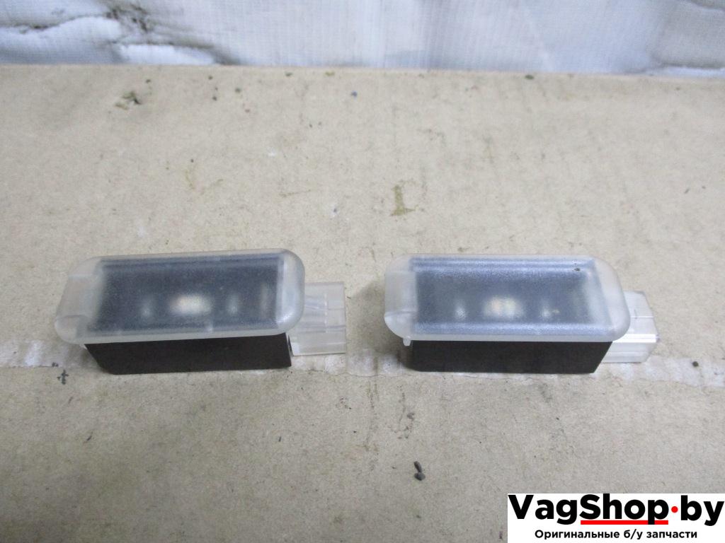 фонарь салона (плафон) Audi A8 D4/4H 2011, 4.2 л., FSI, CDR, бензин, АКПП, серый, седан, полный привод, 4H0947415 - фото №1