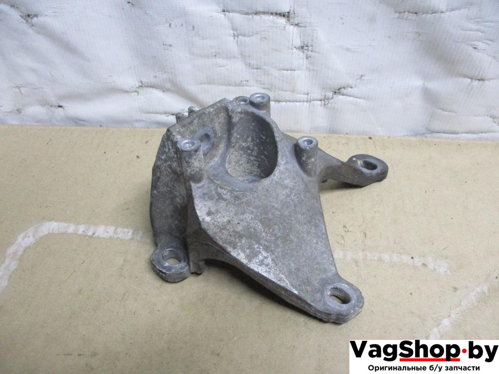 кронштейн КПП Audi A8 D4/4H 2011, 4.2 л., FSI, CDR, бензин, АКПП, серый, седан, полный привод, 4H0399113E - фото №1