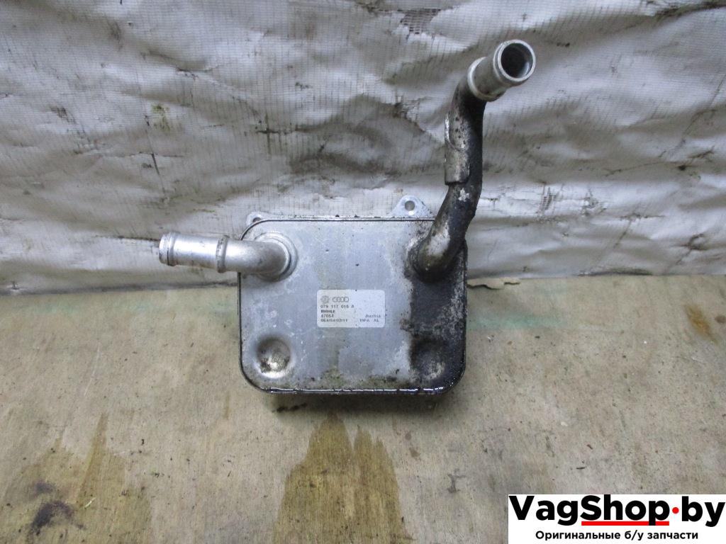 радиатор масляный Audi A8 D4/4H 2011, 4.2 л., FSI, CDR, бензин, АКПП, серый, седан, полный привод, 079117015A - фото №1