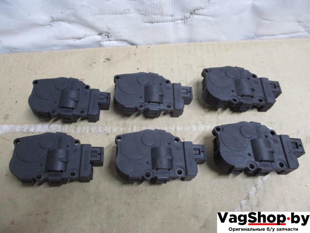 моторчик заслонки печки Audi Q5 8R 2010, 2.0 л., TDi, CAH, дизель, АКПП, белый, внедорожник 5 дв., полный привод, K9749005, EFB330 - фото №1