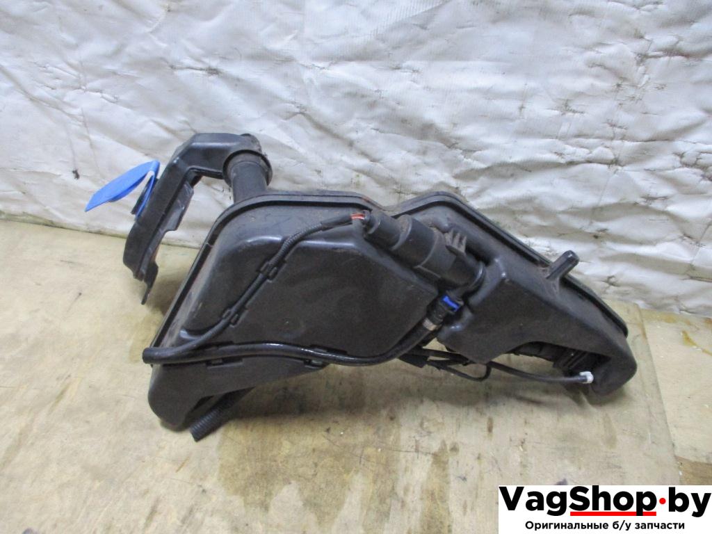 бачок омывателя Audi Q5 8R 2010, 2.0 л., TDi, CAH, дизель, АКПП, белый, внедорожник 5 дв., полный привод, 8R0955453B - фото №1