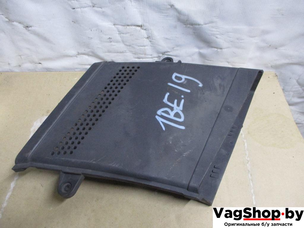 воздухозаборник Audi Q5 8R 2010, 2.0 л., TDi, CAH, дизель, АКПП, белый, внедорожник 5 дв., полный привод, 8R0129618F - фото №1