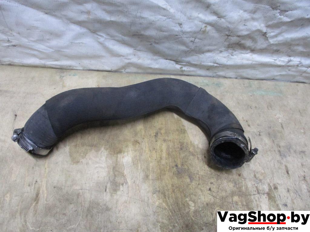 патрубок интеркулера Audi Q5 8R 2010, 2.0 л., TDi, CAH, дизель, АКПП, белый, внедорожник 5 дв., полный привод, 8R0145738H - фото №1