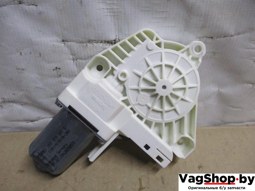 моторчик стеклоподъемника передний левый Audi Q5 8R 2010, 2.0 л., TDi, CAH, дизель, АКПП, белый, внедорожник 5 дв., полный привод, 8K0959801B - фото №1