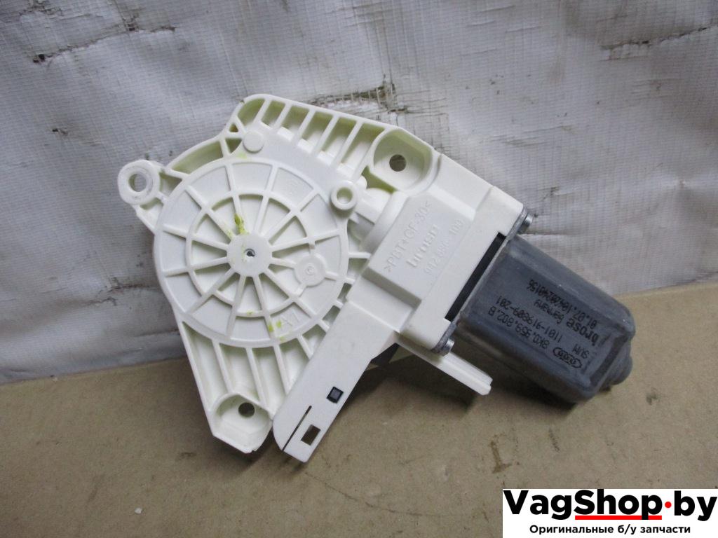 моторчик стеклоподъемника передний правый Audi Q5 8R 2010, 2.0 л., TDi, CAH, дизель, АКПП, белый, внедорожник 5 дв., полный привод, 8K0959802B - фото №1