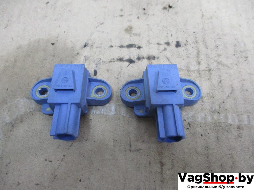 датчик удара Volkswagen Passat B6 2006, 2.0 л., TDi, BKP, дизель, МКПП, черный, универсал, передний привод, 1K0955557A - фото №1