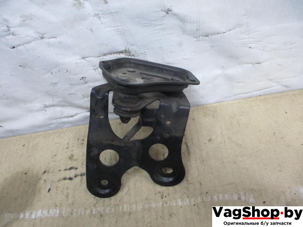 Крепление блока ABS Volkswagen Passat B6 2006, 2.0 л., TDi, BKP, дизель, МКПП, черный, универсал, передний привод, 3C1614235B, 3C0614235A - фото №1