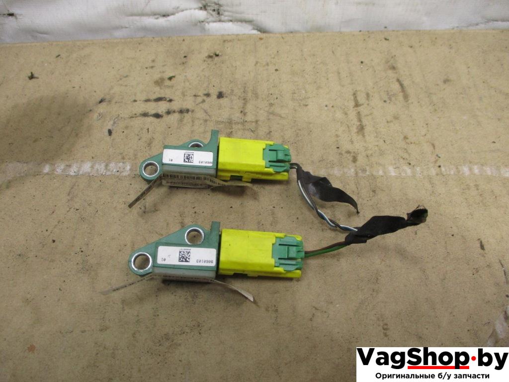 датчик удара Volkswagen Passat B6 2006, 2.0 л., TDi, BKP, дизель, МКПП, черный, универсал, передний привод, 3C0909606 - фото №1