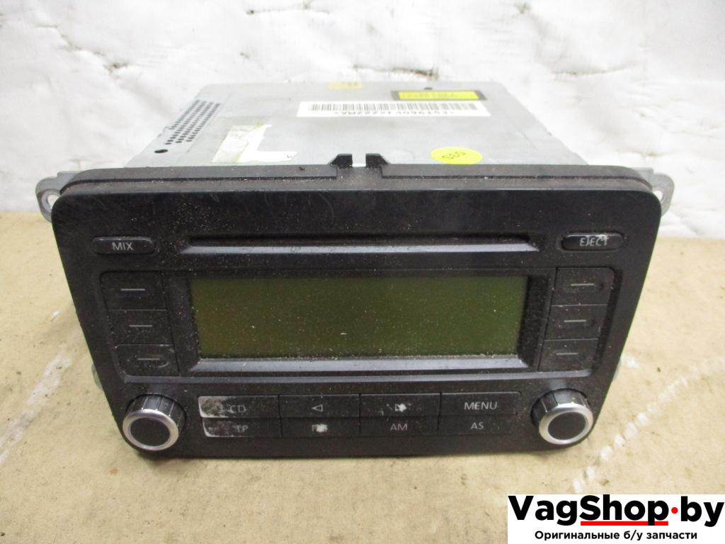 магнитола Volkswagen Passat B6 2006, 2.0 л., TDi, BKP, дизель, МКПП, черный, универсал, передний привод, 1K0035186P - фото №1