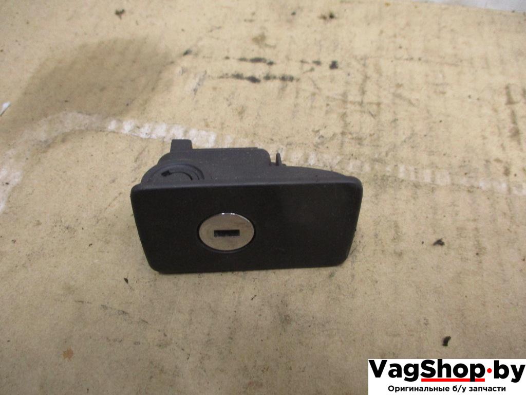 замок бардачка Volkswagen Passat B6 2006, 2.0 л., TDi, BKP, дизель, МКПП, черный, универсал, передний привод, 3C1857147 - фото №1