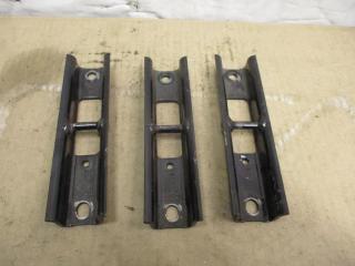 кронштейн (крепление) Volkswagen Caddy 3 поколение [рестайлинг] 2011, 2.0 л., TDi, CFH, дизель, МКПП, белый, минивэн, передний привод, 2K0883873C