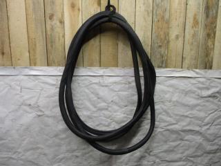 уплотнитель Volkswagen Caddy 3 поколение [рестайлинг] 2011, 2.0 л., TDi, CFH, дизель, МКПП, белый, минивэн, передний привод, 2K0837911F