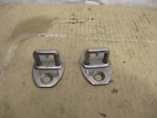 ответная часть (скоба) замка двери Volkswagen Caddy 3 поколение [рестайлинг] 2011, 2.0 л., TDi, CFH, дизель, МКПП, белый, минивэн, передний привод, 8Z0837033A