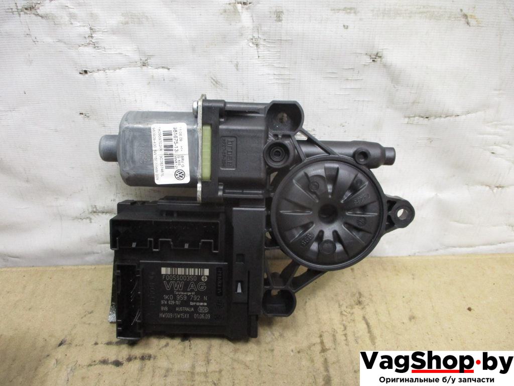 моторчик стеклоподъемника передний левый Volkswagen Passat B6 2009, 2.0 л., TDi, CBA, дизель, АКПП, белый, седан, передний привод, 1K0959792N, 3C2837461L - фото №1