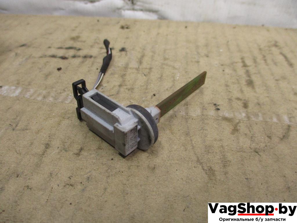 датчик температуры Volkswagen Passat B6 2009, 2.0 л., TDi, CBA, дизель, АКПП, белый, седан, передний привод, 4B0820539 - фото №1