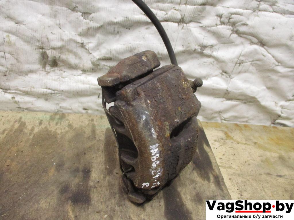 суппорт передний правый Volkswagen Passat B6 2009, 2.0 л., TDi, CBA, дизель, АКПП, белый, седан, передний привод - фото №1