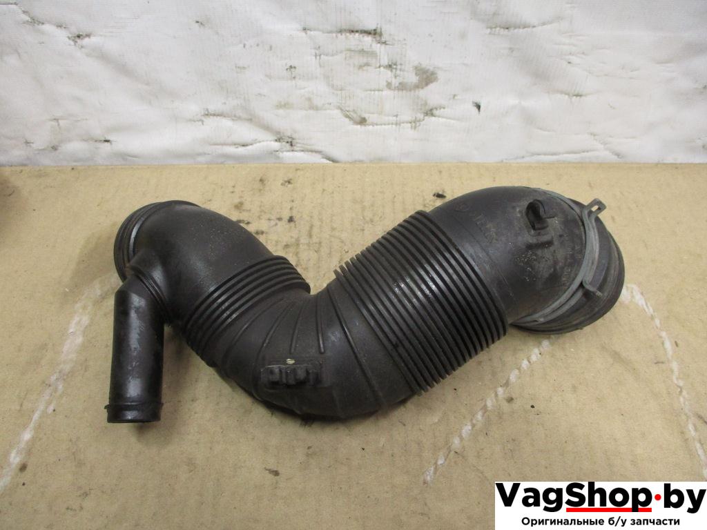 патрубок воздушного фильтра Volkswagen Passat B6 2009, 2.0 л., TDi, CBA, дизель, АКПП, белый, седан, передний привод, 3C0129654P, 3C0129654AJ - фото №1