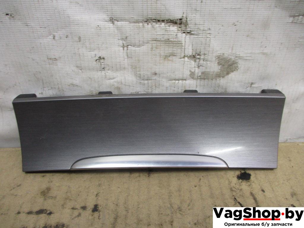 накладка декоративная Volkswagen Passat B7 2012, 2.0 л., TDi, CFF, дизель, МКПП, голубой, универсал, передний привод, 3AA857351 - фото №1