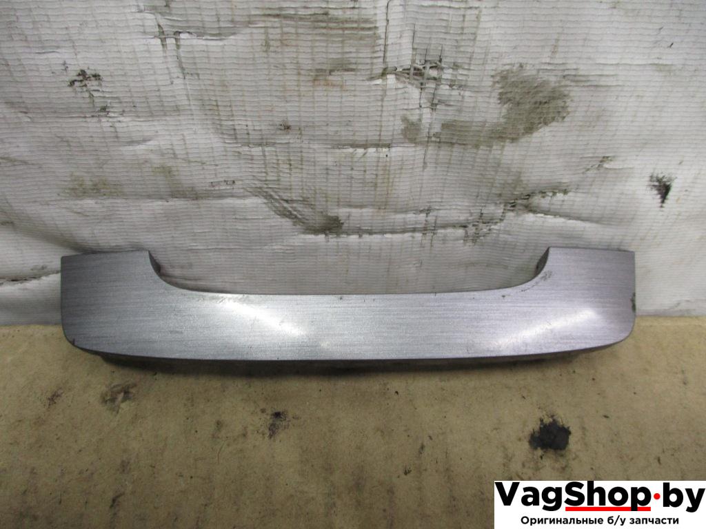 Декоративная накладка центральной консоли Volkswagen Passat B7 2012, 2.0 л., TDi, CFF, дизель, МКПП, голубой, универсал, передний привод, 3AA863324 - фото №1