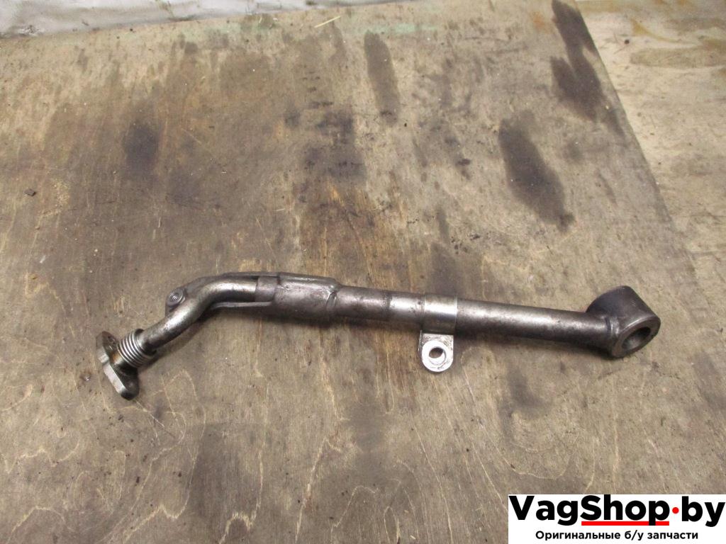 масляная трубка турбины Volkswagen Tiguan 1 поколение 2010, 2.0 л., TDi, CFF, дизель, МКПП, черный, внедорожник 5 дв., передний привод, 03L145535A, 03L145736D - фото №1