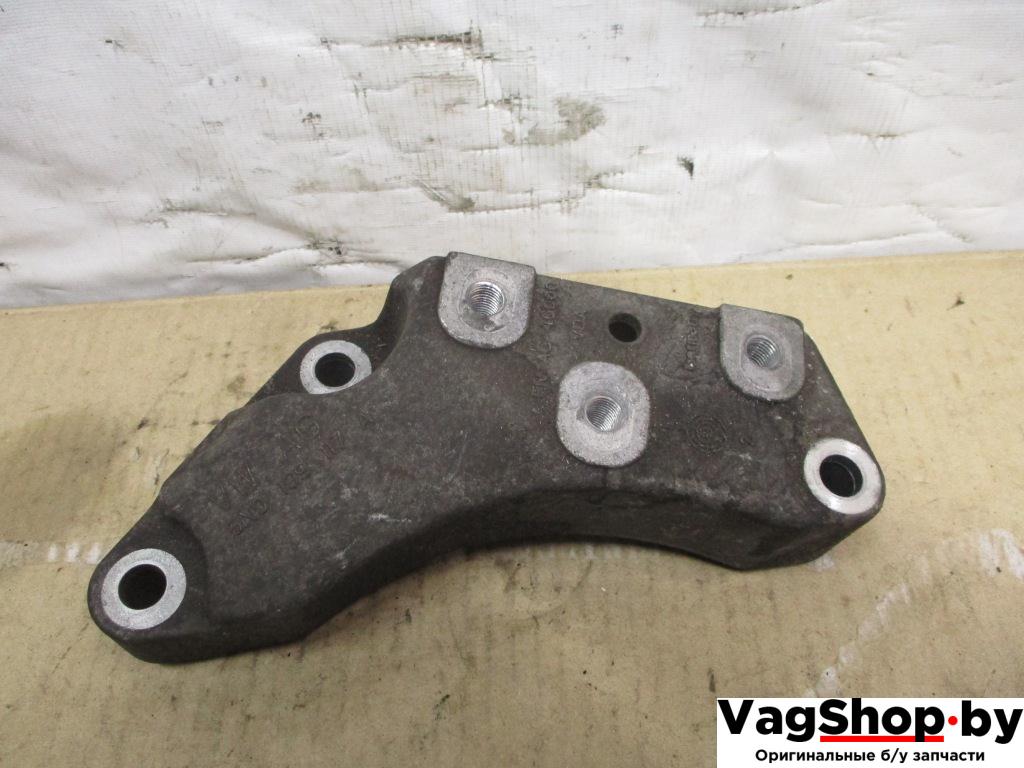 кронштейн КПП Volkswagen Tiguan 1 поколение 2010, 2.0 л., TDi, CFF, дизель, МКПП, черный, внедорожник 5 дв., передний привод, 5N0199117A - фото №1