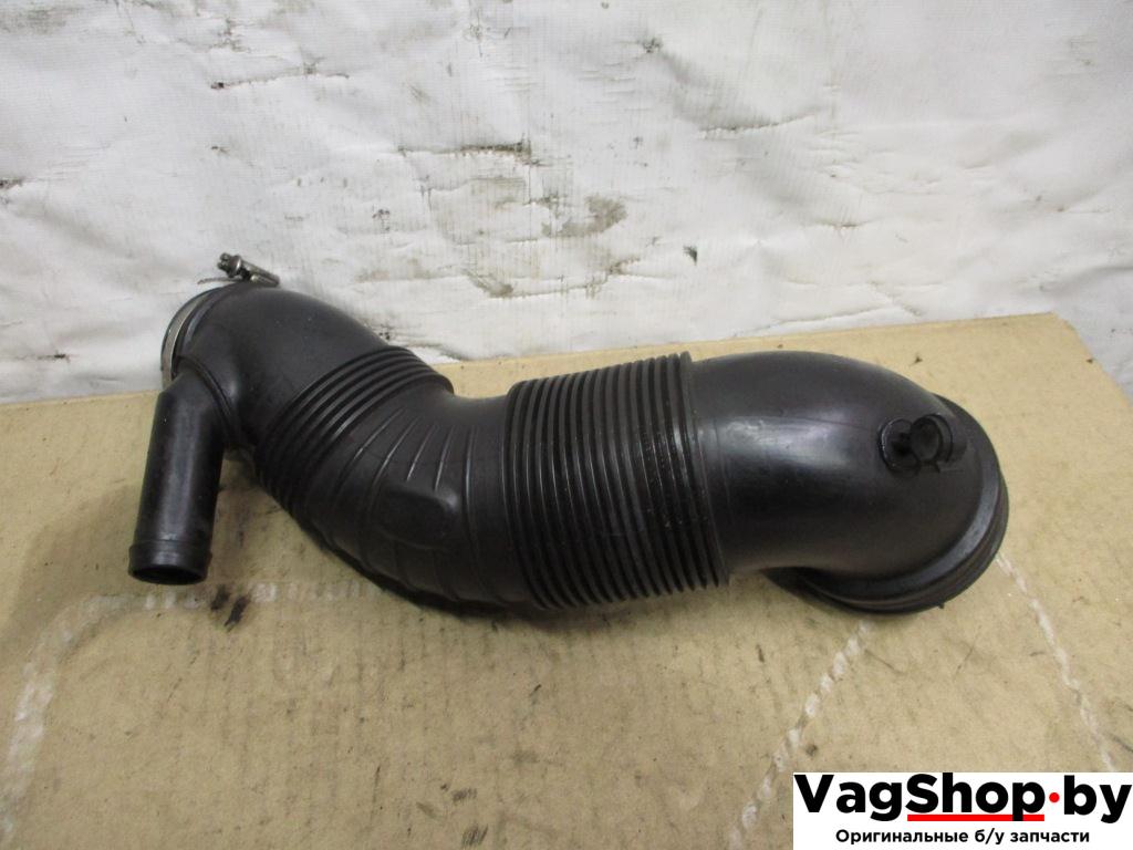 патрубок воздушного фильтра Volkswagen Tiguan 1 поколение 2010, 2.0 л., TDi, CFF, дизель, МКПП, черный, внедорожник 5 дв., передний привод, 5N0129656 - фото №1