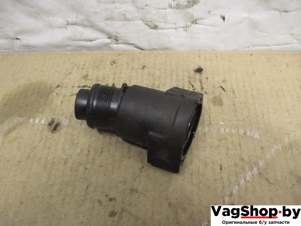 патрубок турбины Volkswagen Tiguan 1 поколение 2010, 2.0 л., TDi, CFF, дизель, МКПП, черный, внедорожник 5 дв., передний привод, 03L131111G - фото №1