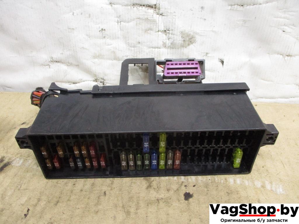 блок предохранителей Volkswagen Tiguan 1 поколение 2010, 2.0 л., TDi, CFF, дизель, МКПП, черный, внедорожник 5 дв., передний привод - фото №1
