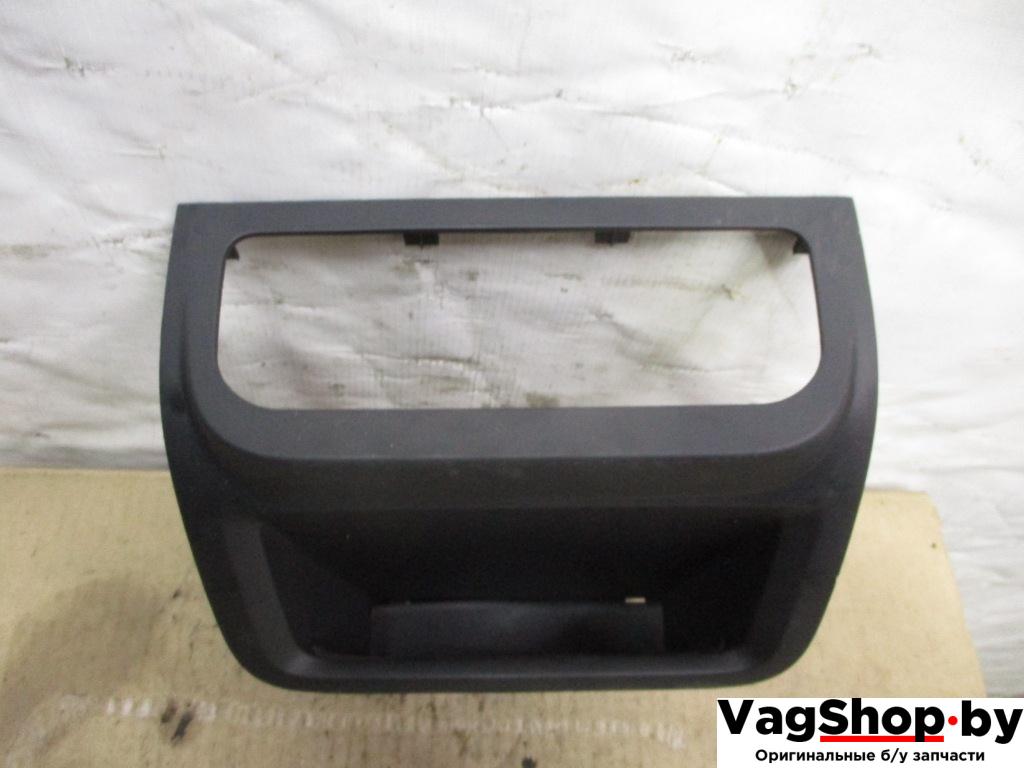 накладка на торпедо (консоль) Volkswagen Tiguan 1 поколение 2010, 2.0 л., TDi, CFF, дизель, МКПП, черный, внедорожник 5 дв., передний привод, 5M0820039E - фото №1