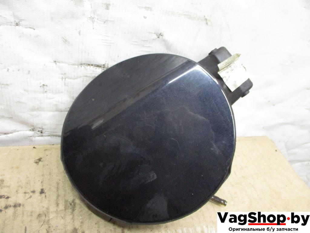 лючок топливного бака Volkswagen Tiguan 1 поколение 2010, 2.0 л., TDi, CFF, дизель, МКПП, черный, внедорожник 5 дв., передний привод, 5N0809857C - фото №1
