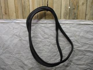 уплотнитель Volkswagen Tiguan 1 поколение 2010, 2.0 л., TDi, CFF, дизель, МКПП, черный, внедорожник 5 дв., передний привод, 5N0827705