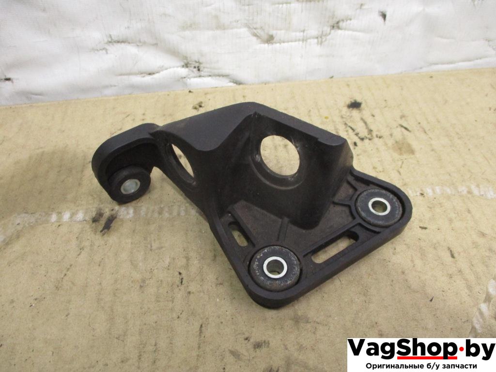 Кронштейн крепления троса КПП Volkswagen Tiguan 1 поколение 2010, 2.0 л., TDi, CFF, дизель, МКПП, черный, внедорожник 5 дв., передний привод, 1K0711789J - фото №1