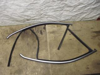 направляющая стекла Volkswagen Tiguan 1 поколение 2010, 2.0 л., TDi, CFF, дизель, МКПП, черный, внедорожник 5 дв., передний привод, 5N0837431G, 5N0837432G