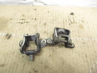 петля крышки багажника Volkswagen Tiguan 1 поколение 2010, 2.0 л., TDi, CFF, дизель, МКПП, черный, внедорожник 5 дв., передний привод, 5N0827301