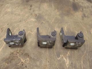 петля двери Volkswagen Tiguan 1 поколение 2010, 2.0 л., TDi, CFF, дизель, МКПП, черный, внедорожник 5 дв., передний привод, 5N0831402, 5N0831402A