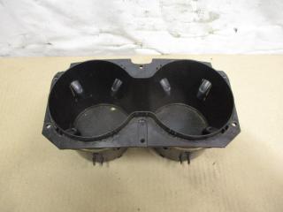 подстаканник Volkswagen Touareg 2 поколение 2011, 3.6 л., FSI, CGR, бензин, АКПП, черный, внедорожник 5 дв., полный привод, 7P6858602