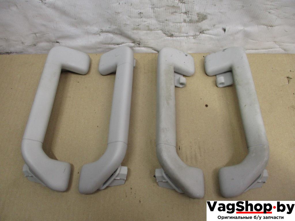 ручка внутренняя потолочная Volkswagen Touareg 2 поколение 2011, 3.6 л., FSI, CGR, бензин, АКПП, черный, внедорожник 5 дв., полный привод - фото №1