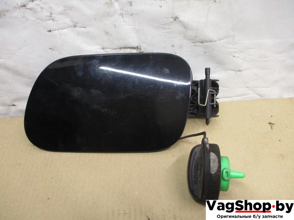 лючок топливного бака Volkswagen Touareg 2 поколение 2011, 3.6 л., FSI, CGR, бензин, АКПП, черный, внедорожник 5 дв., полный привод - фото №1