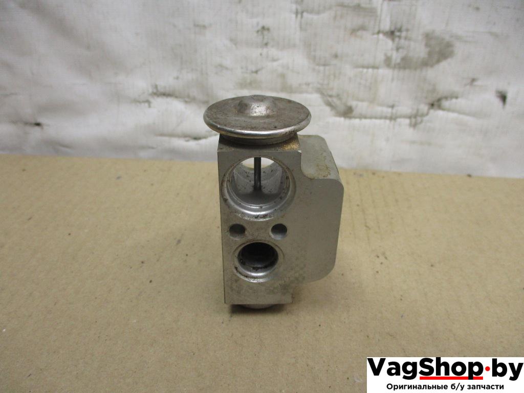 расширительный клапан кондиционера Volkswagen Touareg 2 поколение 2011, 3.6 л., FSI, CGR, бензин, АКПП, черный, внедорожник 5 дв., полный привод, 7P0820679A - фото №1