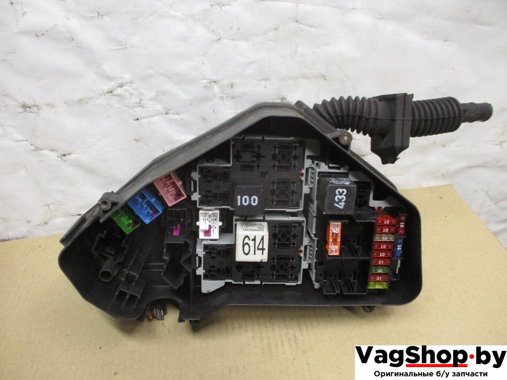 блок предохранителей Volkswagen Touareg 2 поколение 2011, 3.6 л., FSI, CGR, бензин, АКПП, черный, внедорожник 5 дв., полный привод - фото №1