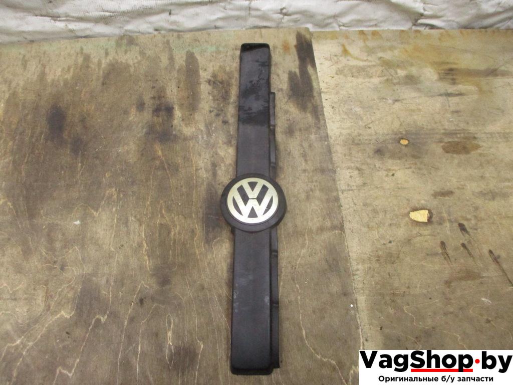 декоративная крышка двигателя Volkswagen Touareg 2 поколение 2011, 3.6 л., FSI, CGR, бензин, АКПП, черный, внедорожник 5 дв., полный привод, 7P6971797 - фото №1