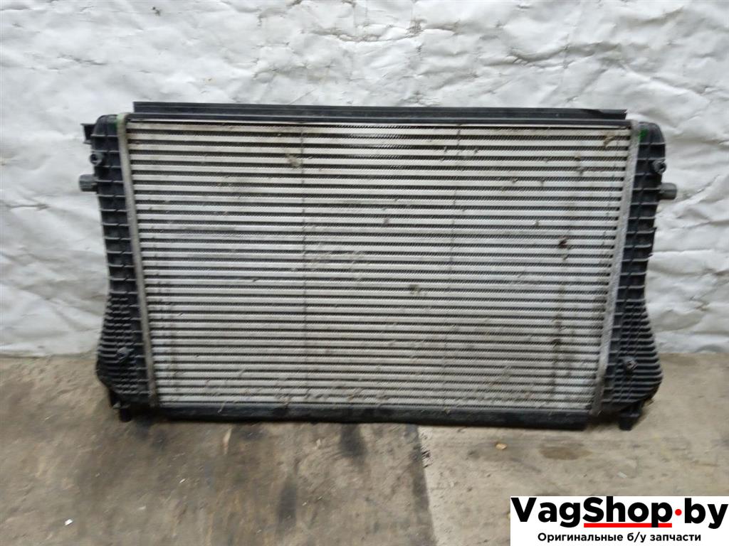 интеркулер Volkswagen Touran 2 2011, 2.0 л., TDi, CFJ, дизель, АКПП, черный, минивэн, передний привод, 1K0145803AS - фото №1
