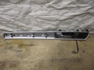 молдинг двери задней левой Volkswagen Touareg 2 поколение 2011, 3.6 л., FSI, CGR, бензин, АКПП, черный, внедорожник 5 дв., полный привод, 7P6867419