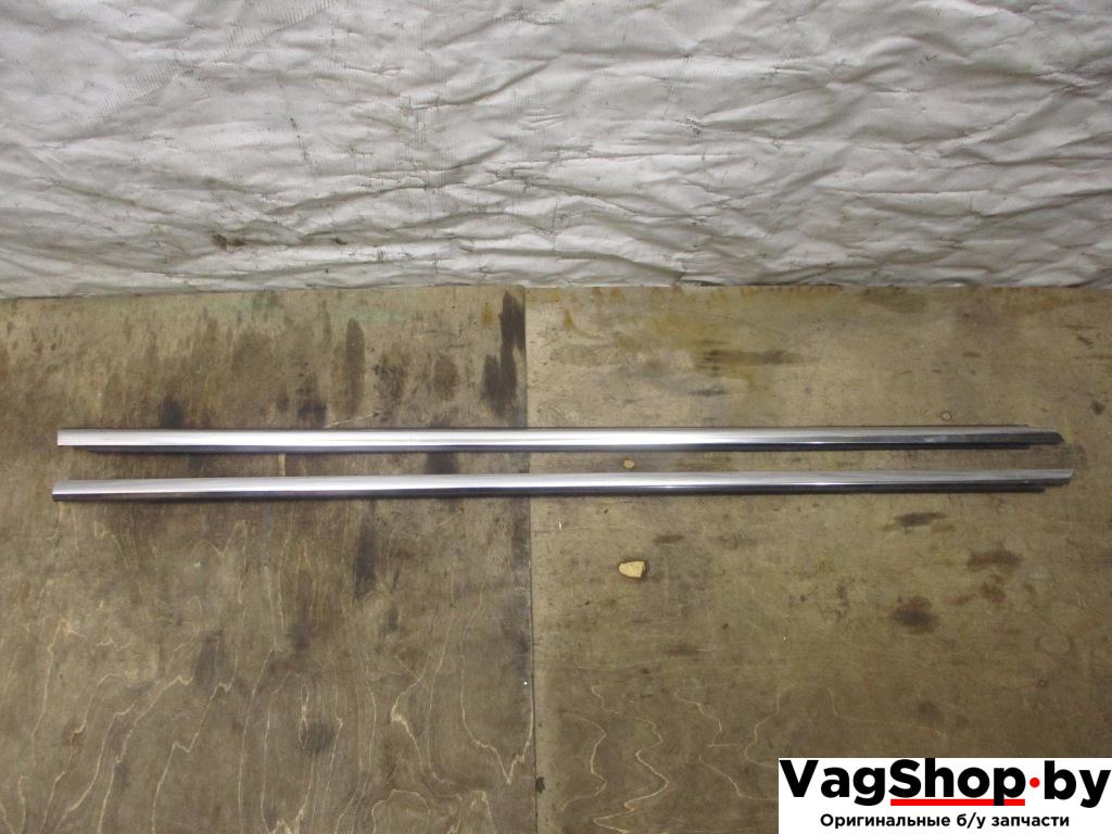 уплотнитель Volkswagen Touareg 2 поколение 2011, 3.6 л., FSI, CGR, бензин, АКПП, черный, внедорожник 5 дв., полный привод, 7P0837475H, 7P0837476G - фото №1