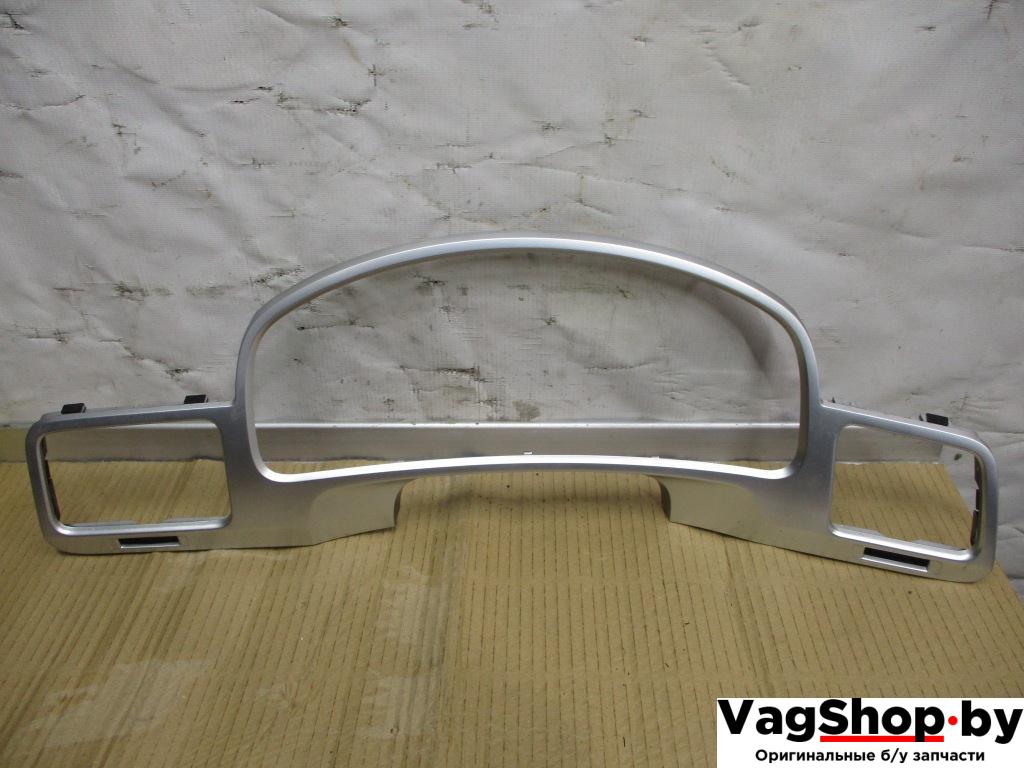 накладка на торпедо (консоль) Volkswagen Touareg 2 поколение 2011, 3.6 л., FSI, CGR, бензин, АКПП, черный, внедорожник 5 дв., полный привод, 7P1857221 - фото №1