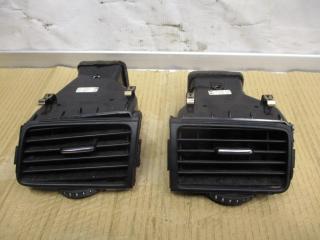 дефлектор обдува салона Volkswagen Touareg 2 поколение 2011, 3.6 л., FSI, CGR, бензин, АКПП, черный, внедорожник 5 дв., полный привод, 7P1819727A, 7P1819704A