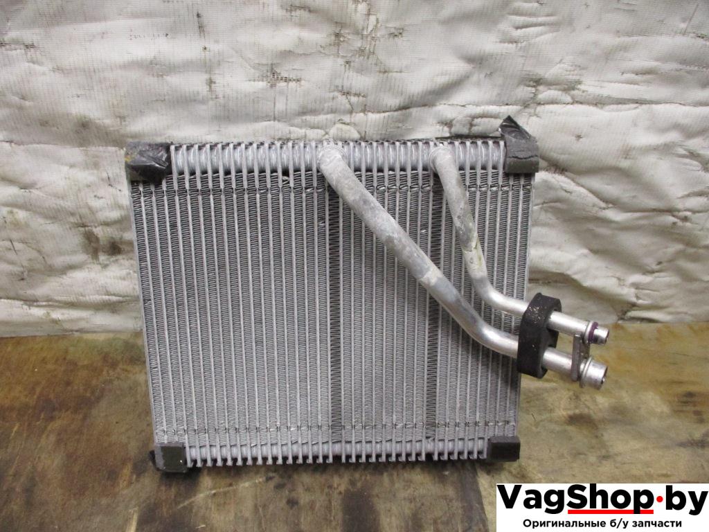 испаритель кондиционера Volkswagen Touareg 2 поколение 2011, 3.6 л., FSI, CGR, бензин, АКПП, черный, внедорожник 5 дв., полный привод, 7P0820101 - фото №1