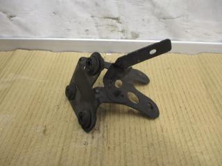 Крепление блока ABS Volkswagen Touran 1 поколение [рестайлинг] 2007, 1.9 л., TDi, BXE, дизель, МКПП, черный, минивэн, передний привод, 1K1614235B